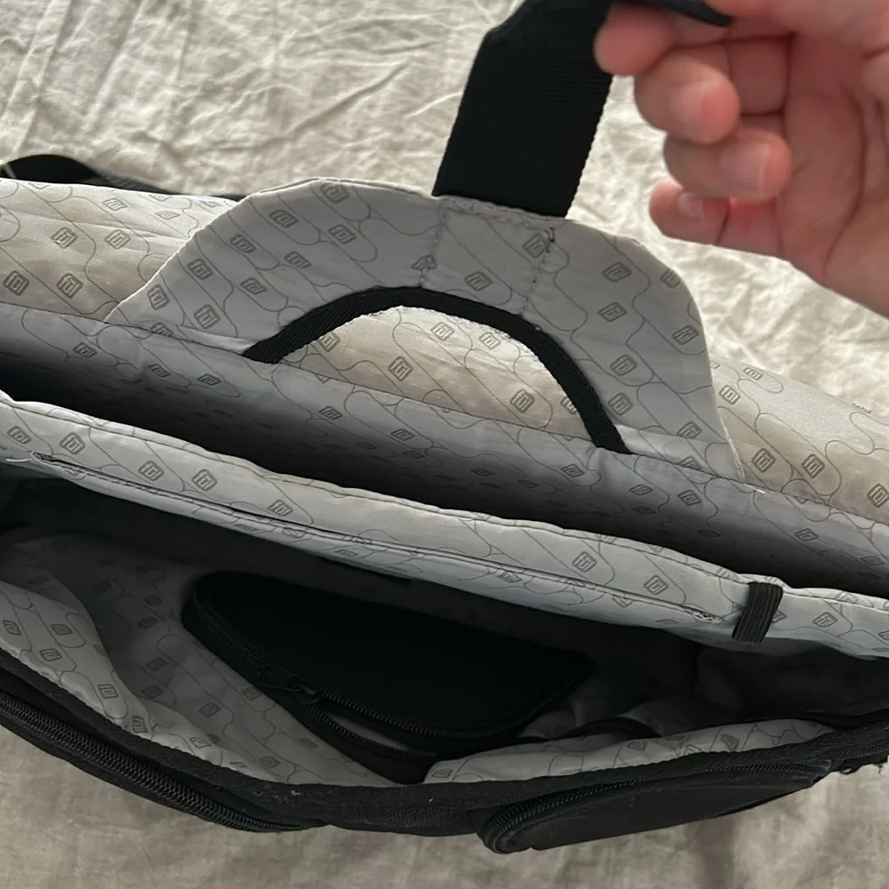 FUL Computer Laptop Crossbody work bag. 18X13